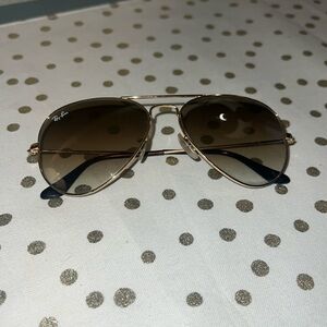 Women’s Ray Ban Aviator sunglasses with original case